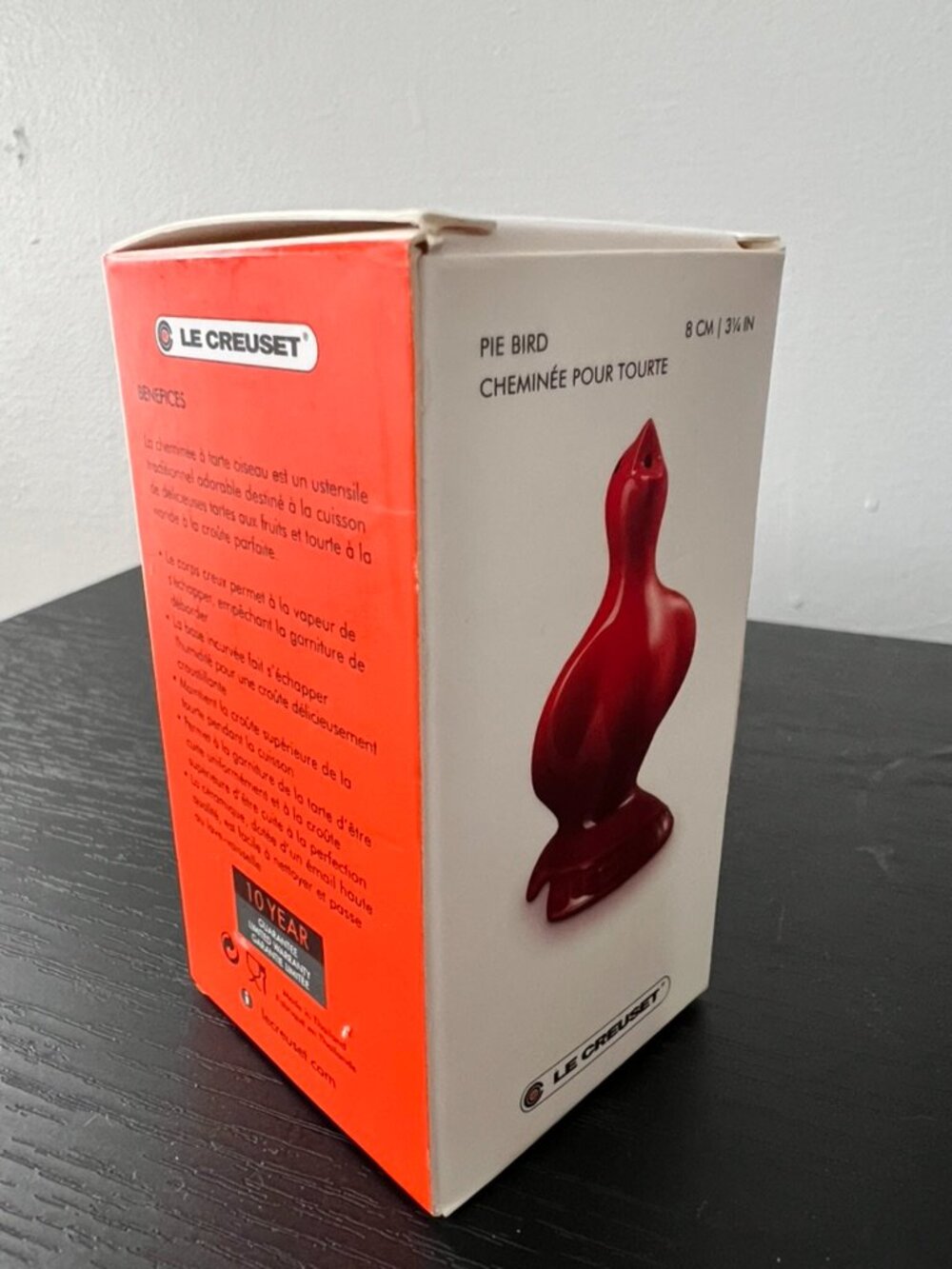 Le Creuset Cerise Red Pie Bird Funnel Stoneware NIB Baking Tool - Picture 2 of 4